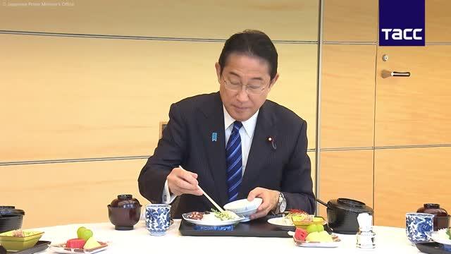 Кисида заявил, что Япония поддержит рыбаков и изменит структуру экспорта морепродуктов