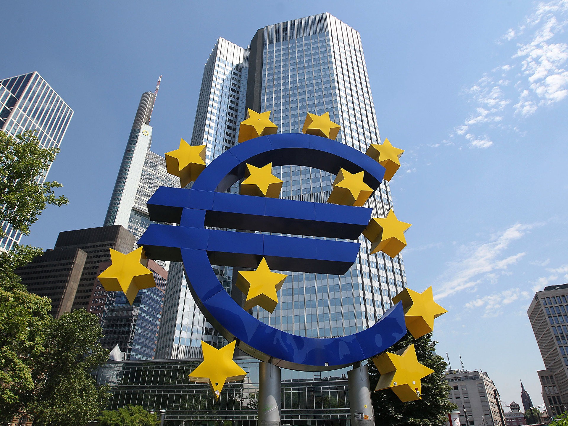 RBC: ЕЦБ не изменит политику, но покажет готовность повышать ставки дальше